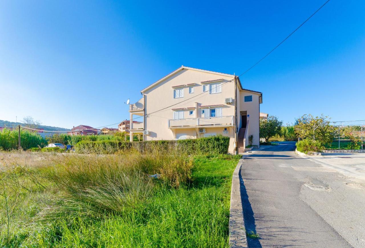 Apartments Marija P Lopar Exterior photo