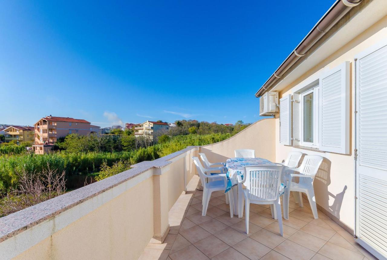 Apartments Marija P Lopar Exterior photo