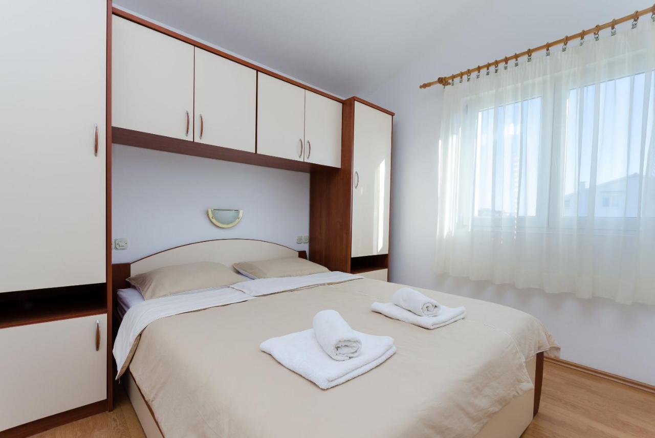 Apartments Marija P Lopar Exterior photo