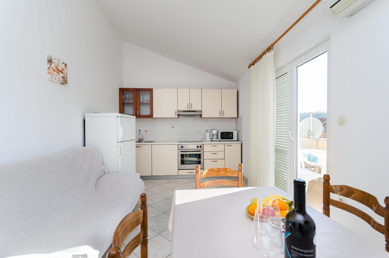 Apartments Marija P Lopar Exterior photo