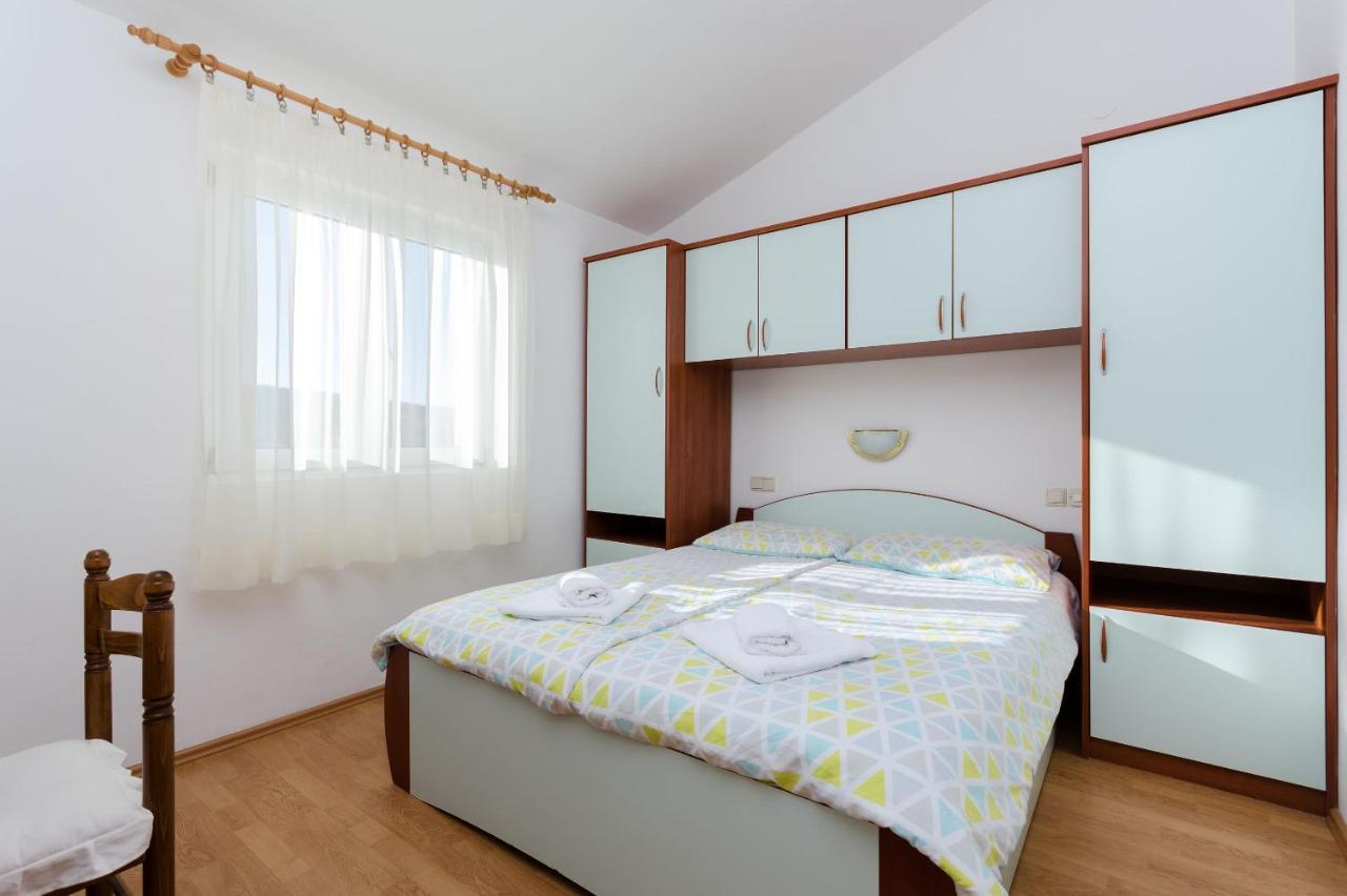 Apartments Marija P Lopar Exterior photo